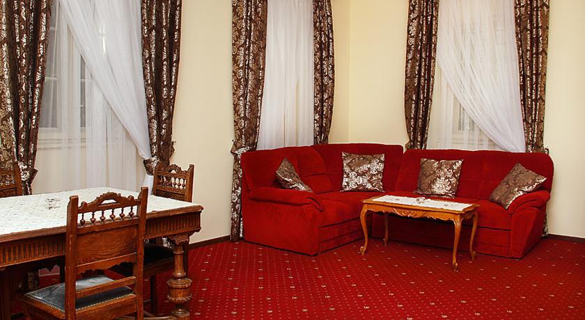 Hotel Przy Oslej Bramie à Wałbrzych Extérieur photo